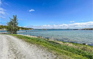 Amazing Home In Höviksnäs With Kitchen