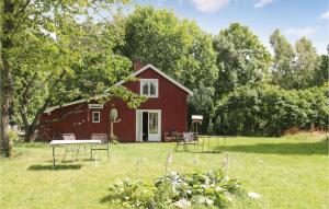 Cozy Home In Dals-Rostock With Kitchen