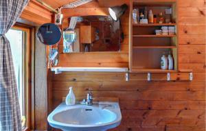 Cozy Home In Dals-Rostock With Kitchen