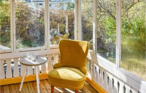 2 Bedroom Stunning Home In Kolmården