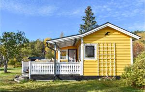 2 Bedroom Stunning Home In Kolmården