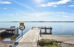 2 Bedroom Stunning Home In Kolmården