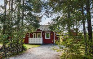 Amazing Home In Mariefred With Wifi