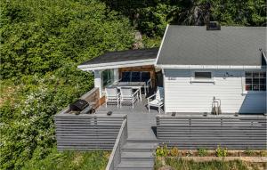 2 Bedroom Awesome Home In Isfjorden