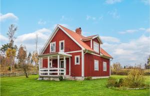 2 Bedroom Gorgeous Home In Landsbro