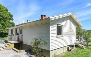 Awesome Home In Hjälteby With Wifi