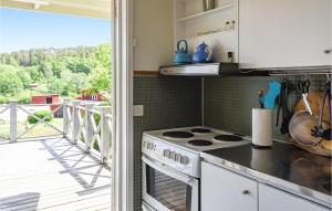 Awesome Home In Hjälteby With Wifi