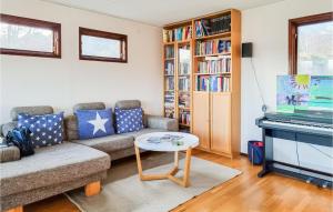 Amazing Home In Klövedal With Kitchen