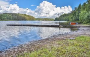 2 Bedroom Cozy Apartment In Årjäng