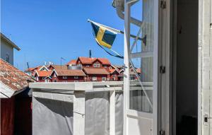 Stunning Home In Käringön