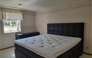 1 Bedroom Cozy Apartment In Finnerödja