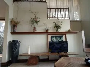 Luxury Villa Lembang Bandung (Villa Istana Bunga) - Tegalharendong