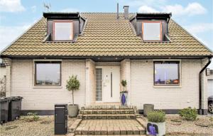 Amazing home in Limhamn with Jacuzzi, WiFi and 4 Bedrooms