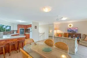 Ocean Waves - Lennox Head