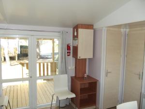 Maisons de vacances Mobile Home 6 people with air conditioning and heating 3 double bedrooms : photos des chambres