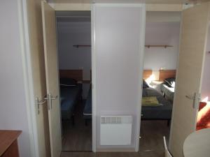Maisons de vacances Mobile Home 6 people with air conditioning and heating 3 double bedrooms : photos des chambres