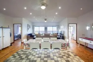 Mar Azul 21 - I. Chavane