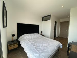 Villas Tres belle villa neuve vue mer avec piscine chauffee : photos des chambres