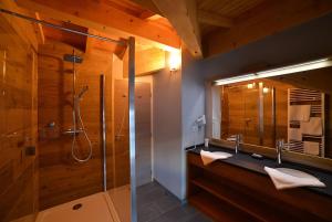 Hotels Hotel & Restaurant Les Escondus : photos des chambres