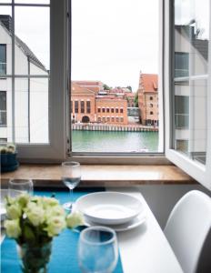 Apartament Targ na Starym Mieście z widokiem na rzekę FREE PARKING