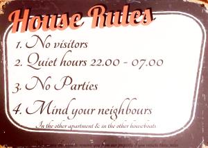 Houseboat apartment with water terrace, free bikes & fast wifi