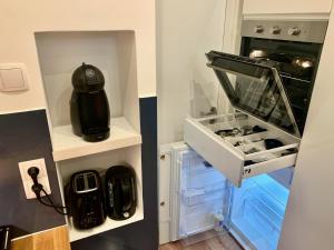 Adele Blue Danube (10 min to Center)