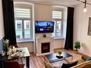 Adele Blue Danube (10 min to Center)