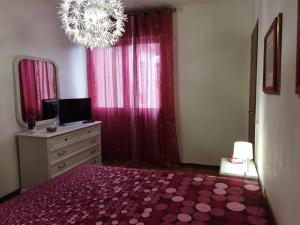 LA CASETTA DEI GRILLI - Accanto alle Terme di Venturina e 10" dal mare