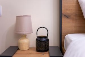 Design 1BDR Apartment in Top Center