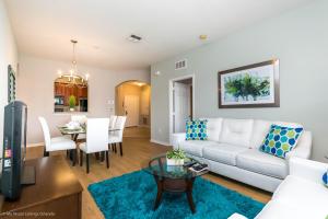 Spacious Condo Near Convention Ctr & I-Drive, Pool