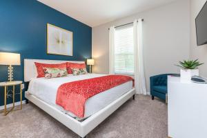 Gorgeous Vista Cay Condo, next to Resort Clubhouse