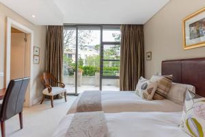 Outstanding V&A Marina Waterfront apartment