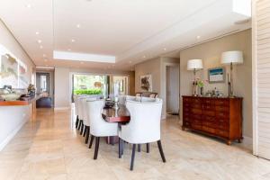 Outstanding V&A Marina Waterfront apartment