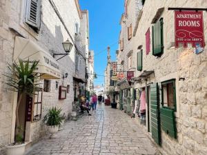 House Ivančić-free parking