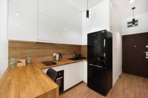 Chłodna Square Studio by BookingHost