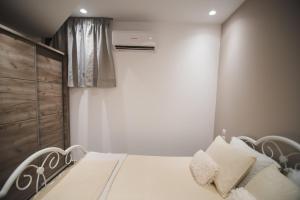 Contemporary Studios Historic Center by Corfuescapes