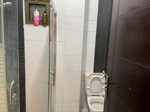 Studio next to Queen Rania St university of Jordan St , well served area