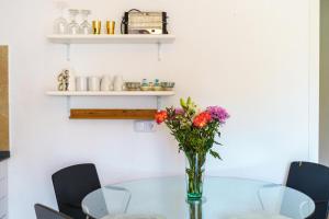 Charming Apartment with Sea Views