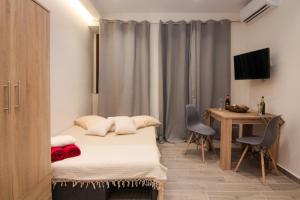 Contemporary Studios Old Port by Corfuescapes