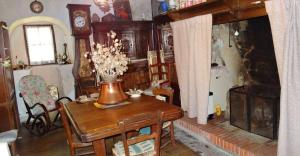 Maisons de vacances Maison de 3 chambres avec jardin clos a Teyssieu : photos des chambres