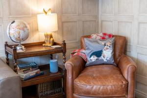 3 Bedroom House - a very British place to stay - near city centre !