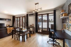 Sunny Penthouse front of Szimpla Kert