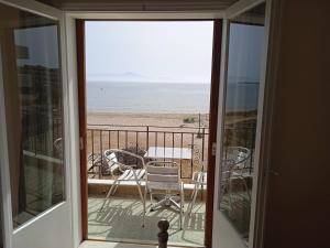 Apartment on the beach near airport