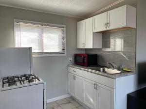 2 Bedroom Suite with kitchen
