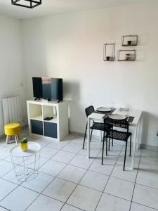 Appartements Le Studio 18 a Nimes, proche centre ville & Gare TGV, Wifi Balcon : photos des chambres