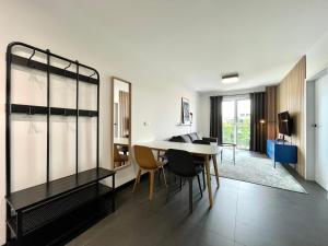 HomeStay Apartment with Parking