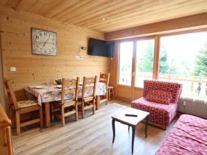 Bel Appartement aux Gets - Proche des Pistes avec Balcon et Parking - FR-1-623-203