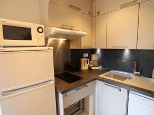 Bel Appartement aux Gets - Proche des Pistes avec Balcon et Parking - FR-1-623-203