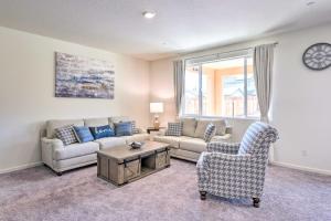 Sacramento Retreat with Yard about 13 Mi to Dtwn!