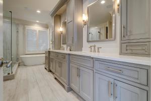 Oceanfront 7 BR 7 BA Wonderful Pool Deck Beach gear and bike rentals included